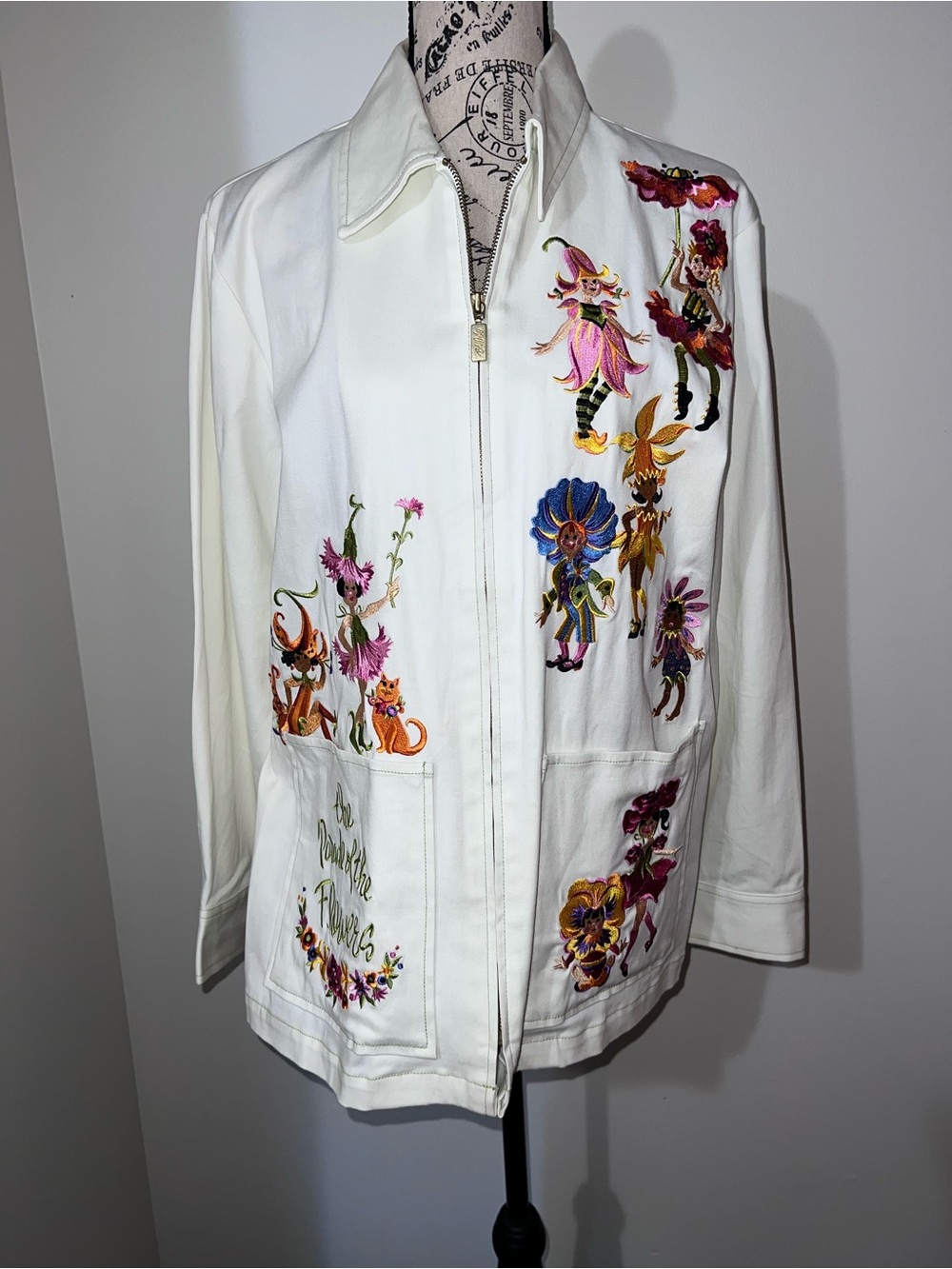 Bob Mackie Wearable Art Parade of the Flowers Embroidered Jacket Cream Medium